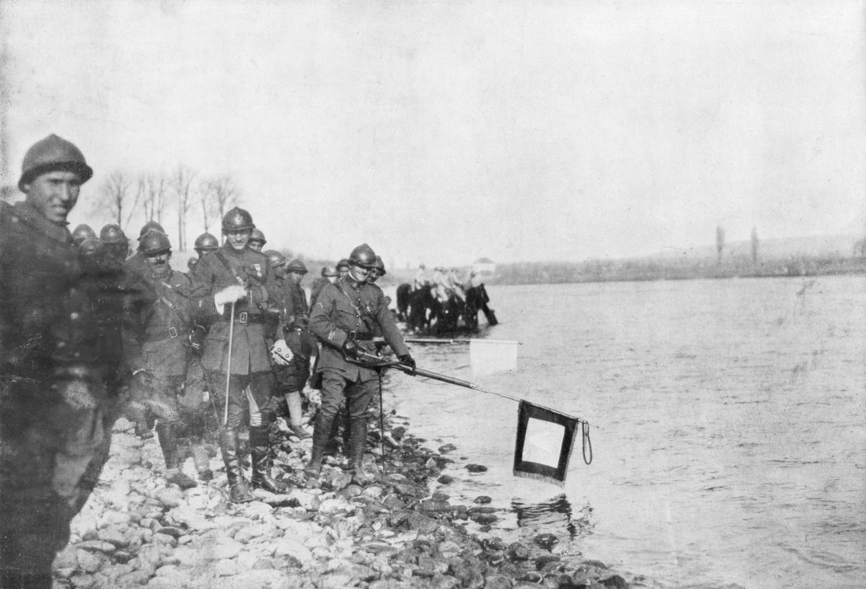 2. marocká divize koupe své vlajky v Rýnu, Huningue, Alsasko, Francie, 21. listopadu 1918 od Unbekannt