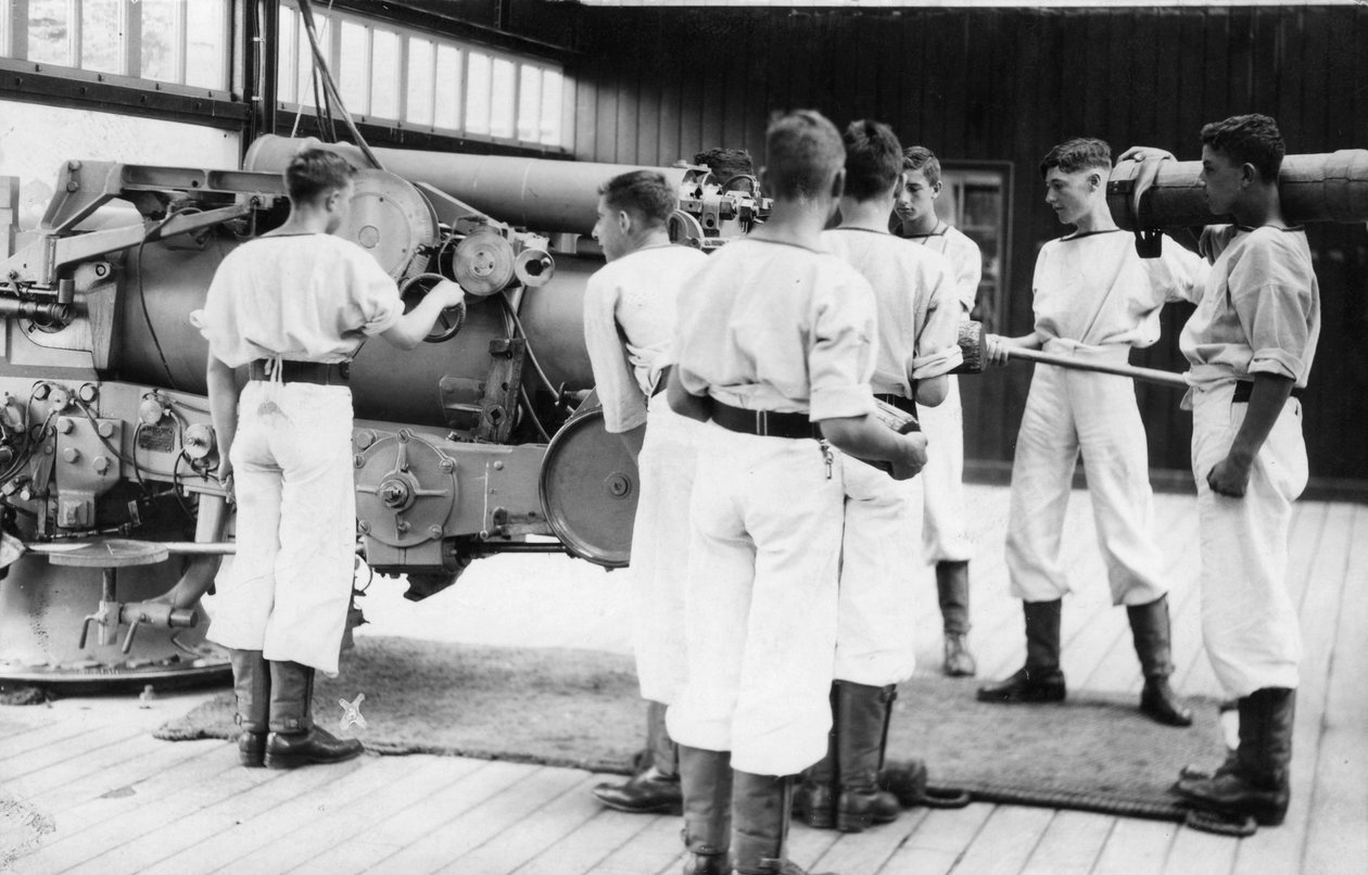 6palcový dělový vrták, výcvikové zařízení Royal Navy, Shotley, Suffolk, 1936 od Unbekannt