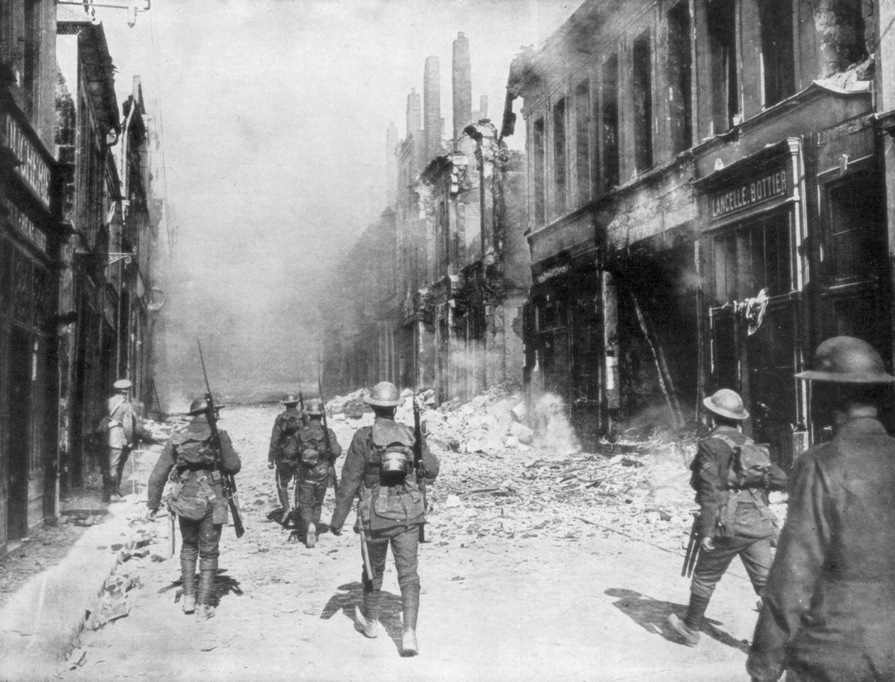 Britská vojenská hlídka, Cambrai, Francie, první světová válka, 9. října 1918 od Unbekannt