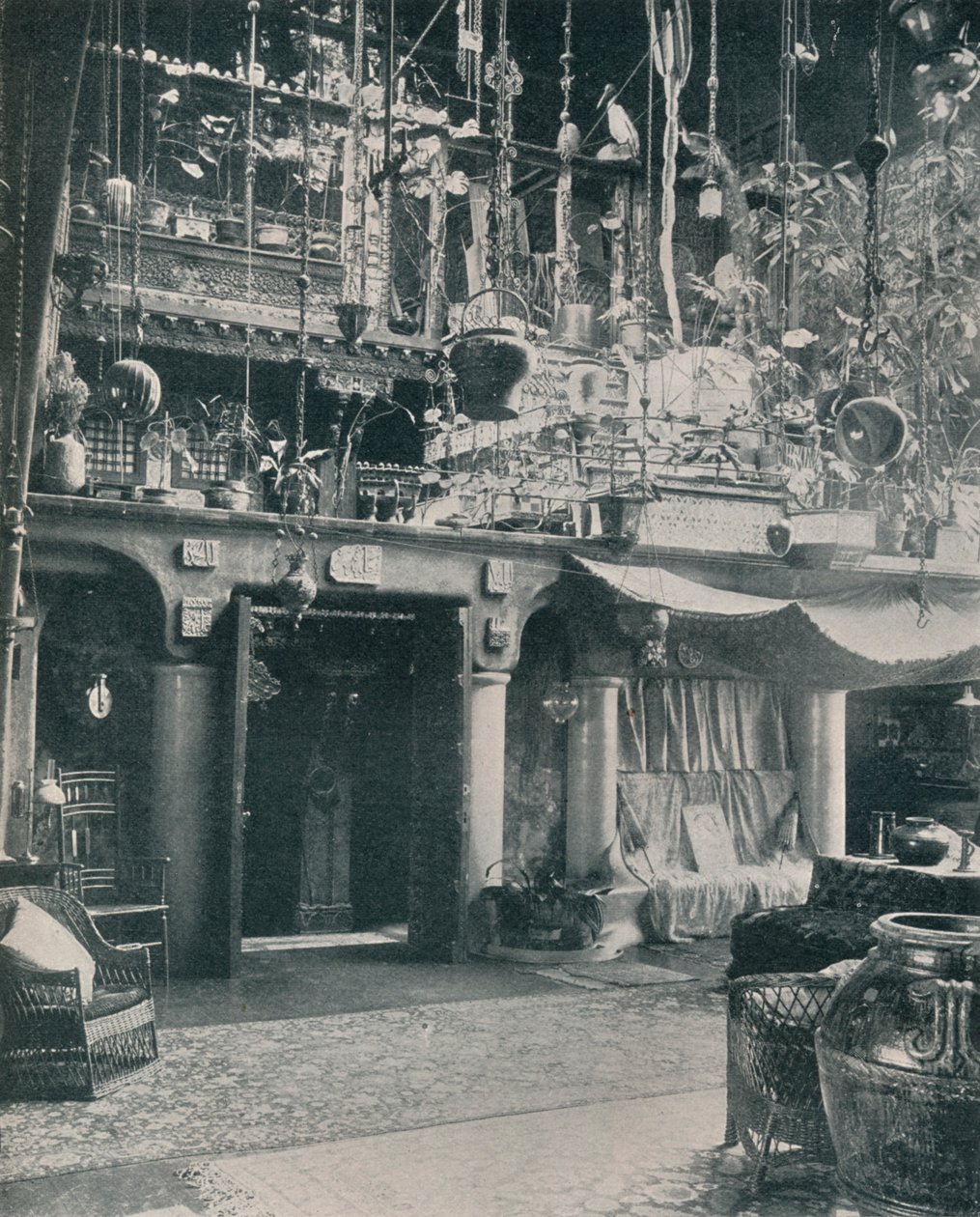 Koutek v ateliéru pana Louise C. Tiffanyho, 1897 od Unbekannt