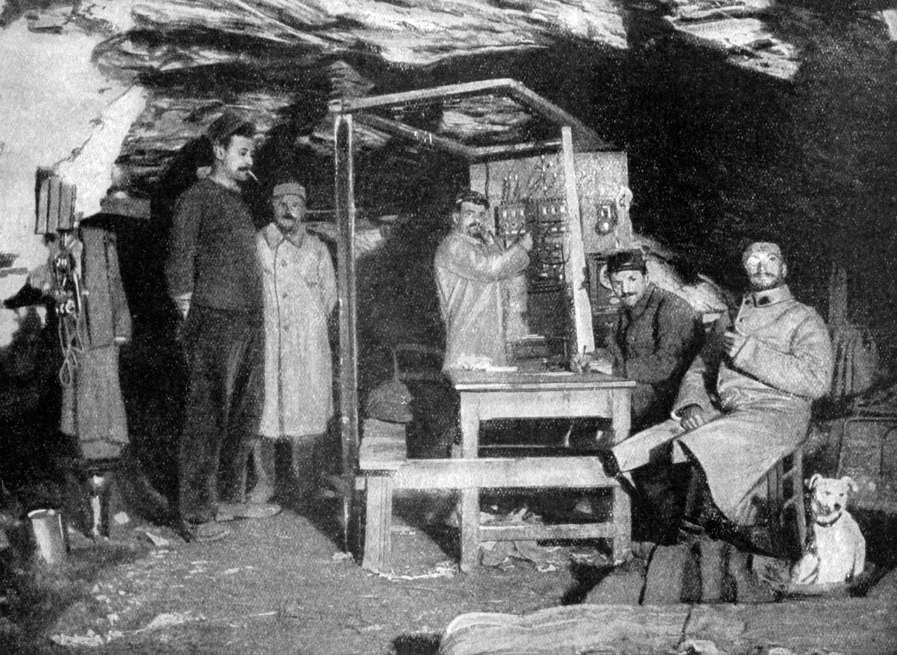Francouzská telefonní pošta v jeskyni, Francie, první světová válka, 1915 od Unbekannt