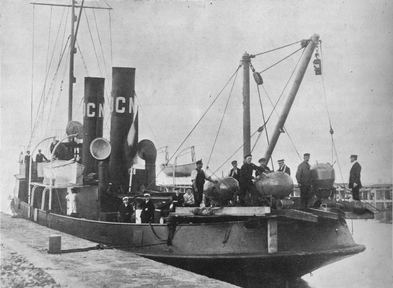 Německá minová vrstva opouštějící přístav s minami připravenými na palubě, 1914 od Unbekannt