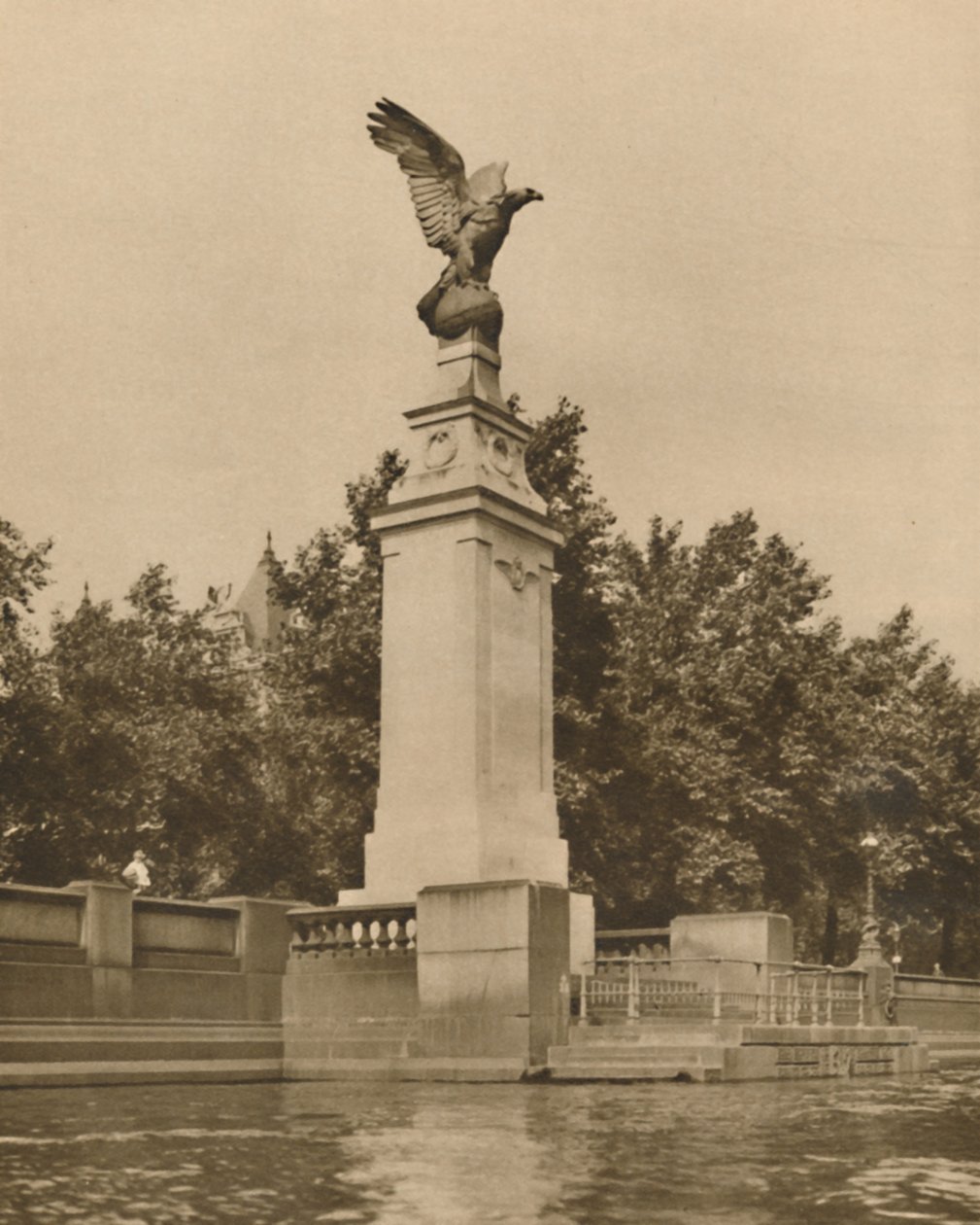 Římský orel vhodně symbolizuje létající muže Velké války, c1935. od Unbekannt