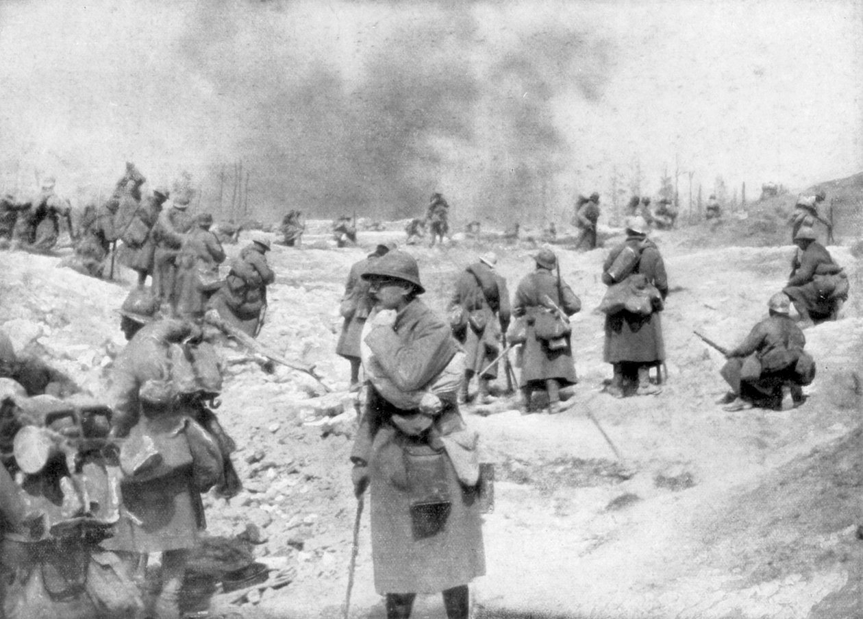 Prapor se blíží k frontě, Mont Pertois, Francie, první světová válka, 20. dubna 1917 od Unbekannt