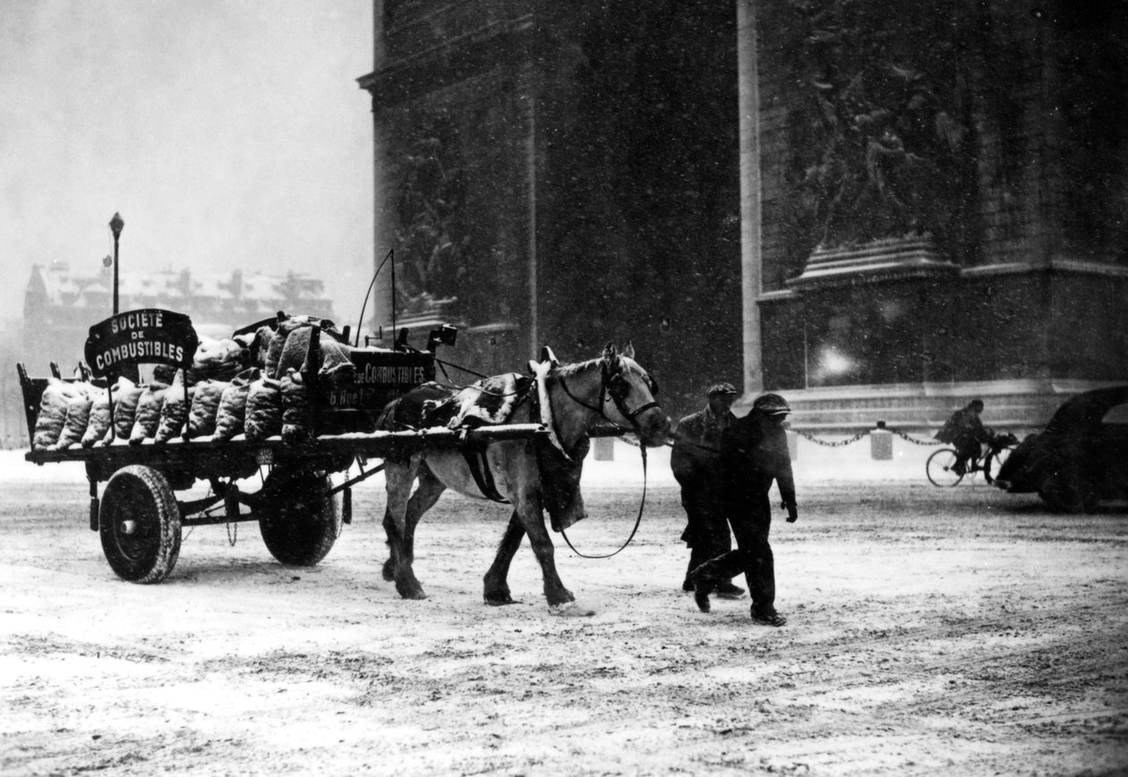Náklad vzácného uhlí, obsazená Paříž, leden 1941 od Unbekannt