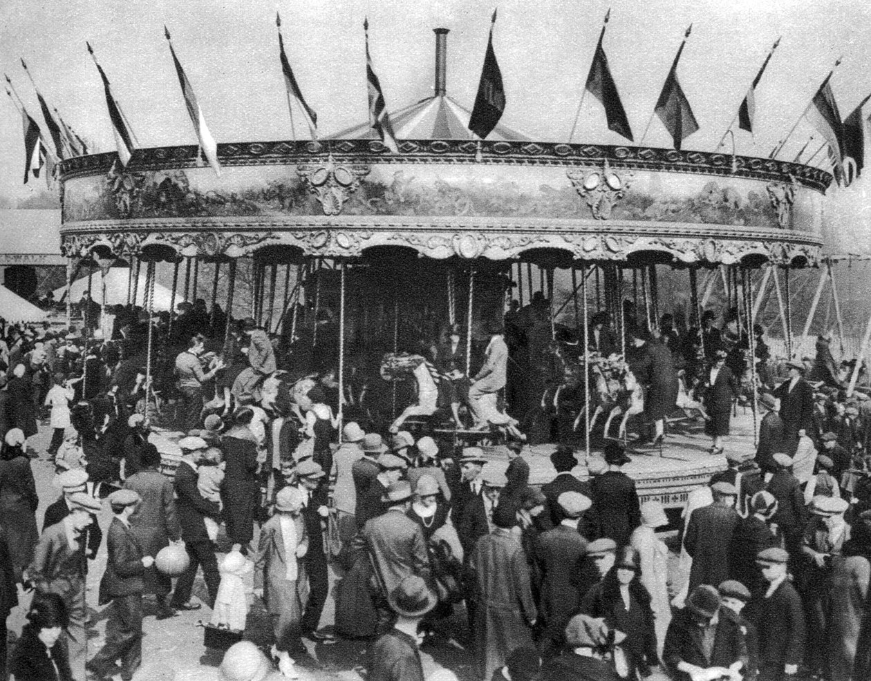 Kolotoč, součást bankovního karnevalu na Hampstead Heath, Londýn, 1926-1927 od Unbekannt