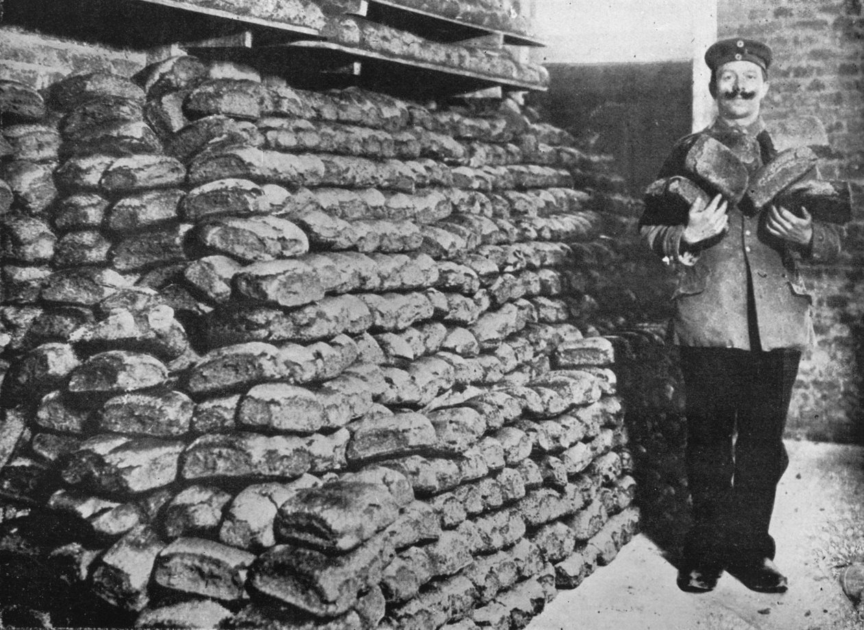 Sklad válečného chleba pro německé jednotky, 1915 od Unbekannt