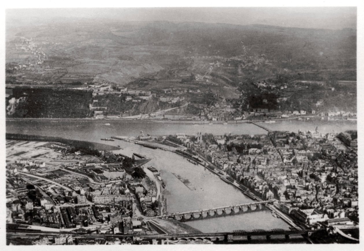 Letecký pohled na Koblenz, Porýní-Falc, Německo, ze Zeppelinu, c1931 1933 od Unbekannt