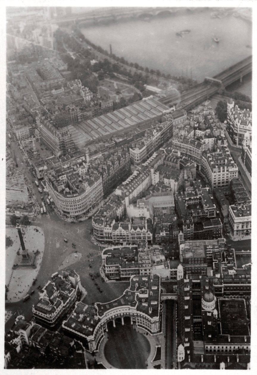 Letecký pohled na Trafalgar Square, Londýn, ze Zeppelinu, 1931 1933 od Unbekannt