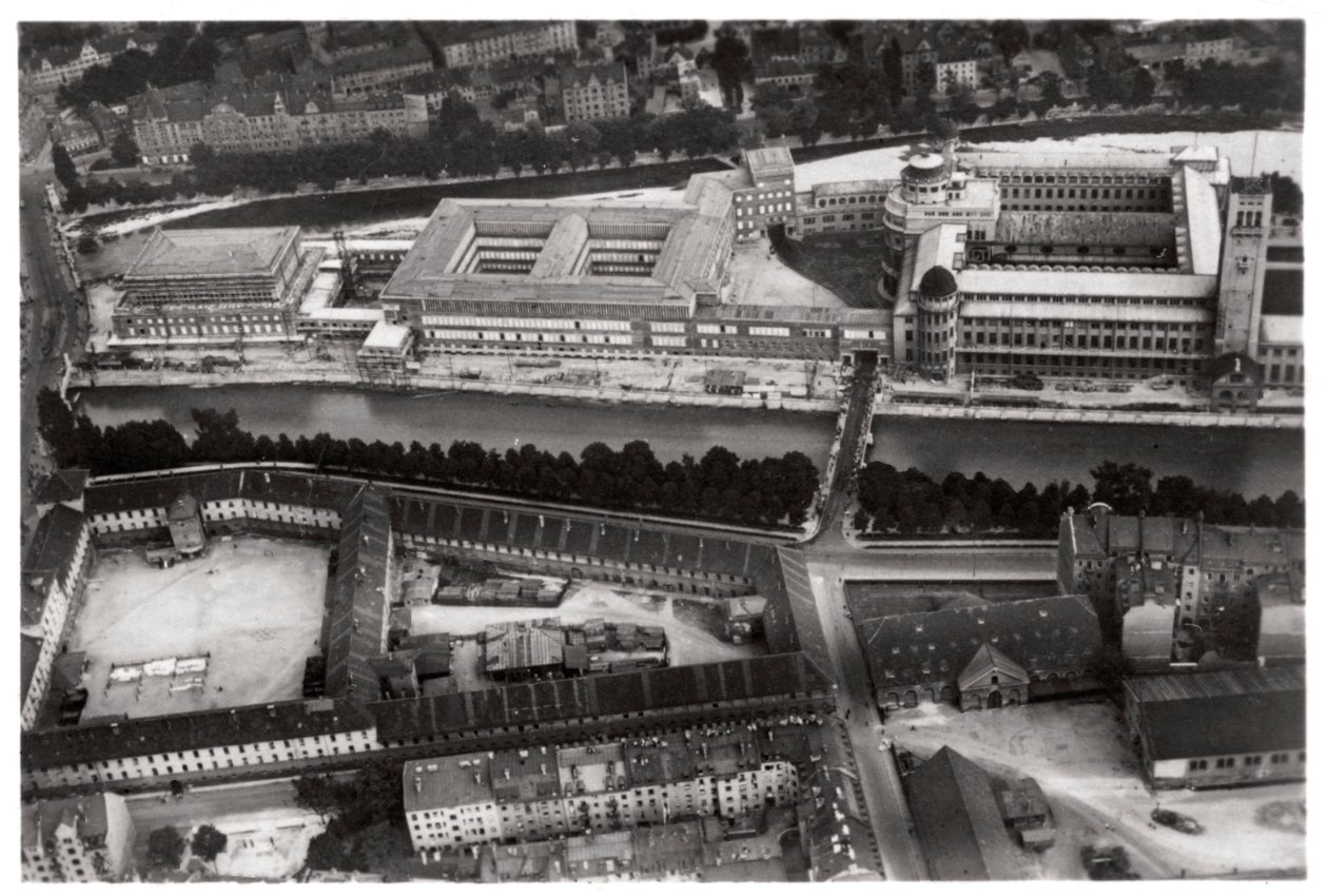 Letecký pohled na Deutsches Museum, Mnichov, Německo, ze Zeppelinu, c1931 1933 od Unbekannt