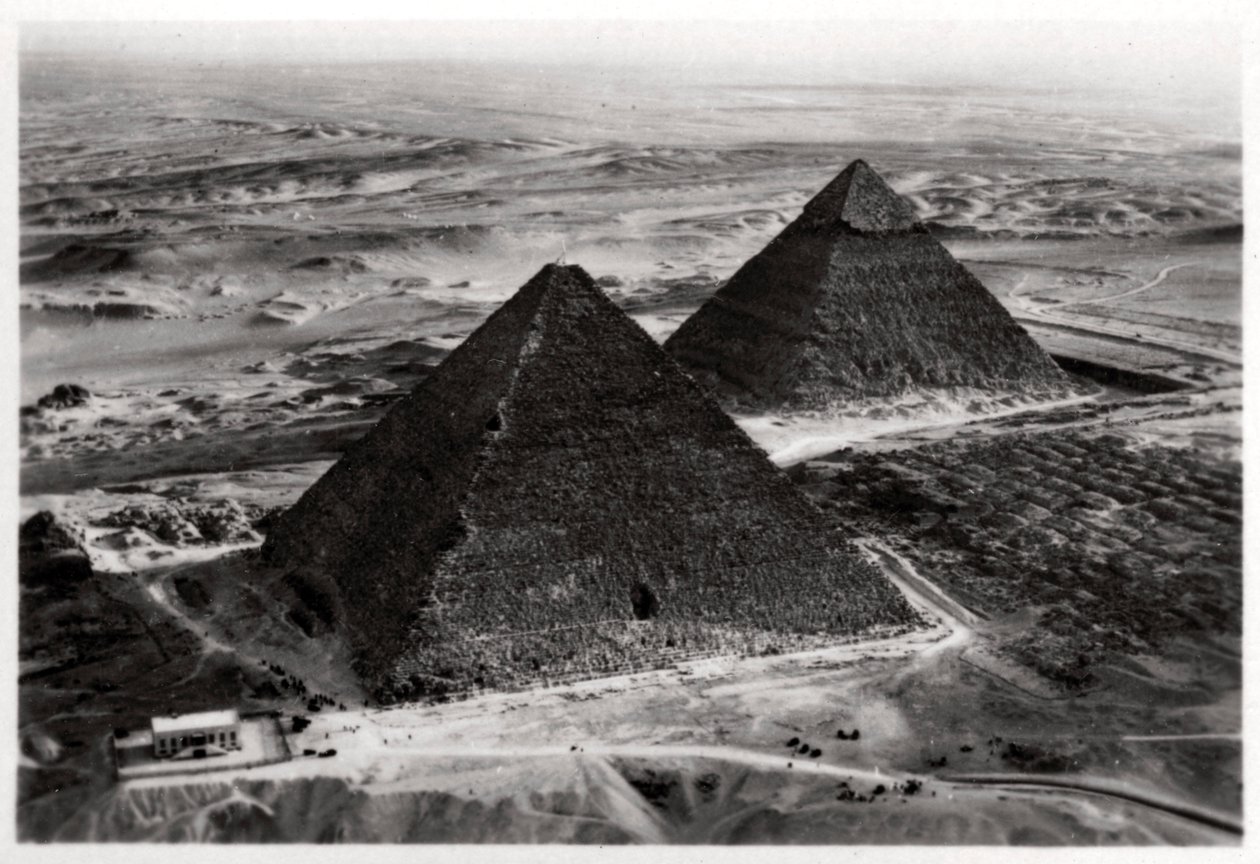 Letecký pohled na pyramidy v Gíze, Egypt, ze Zeppelinu, 1931 1933 od Unbekannt