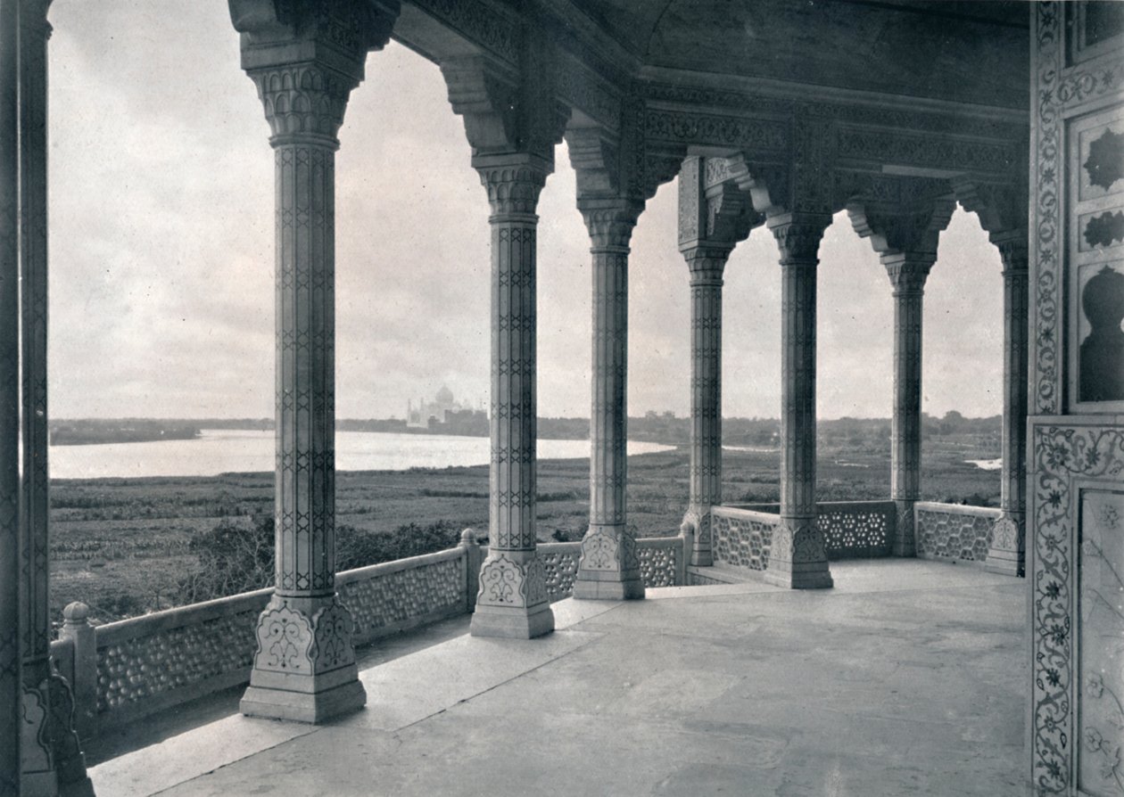 Agra. Balkon Jasmine Tower, ukazující Taj, c1910. od Unbekannt