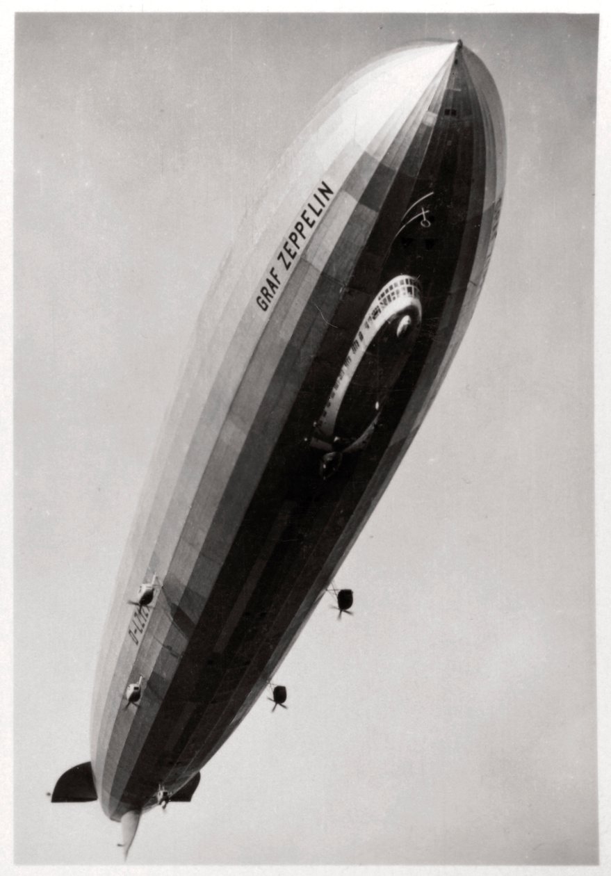 Vzducholoď LZ127 Graf Zeppelin, pohled zdola, 1933 od Unbekannt