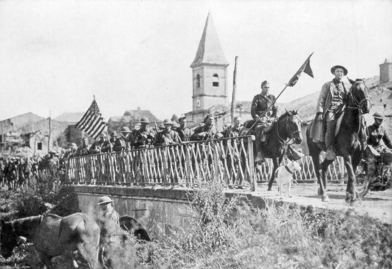 Američtí vojáci vstupující do vesnice Nonsard, poblíž Saint-Mihiel, Francie, 12-15 září 1918 od Unbekannt