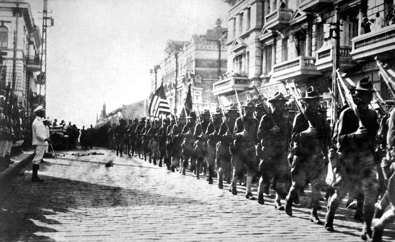 Americké jednotky defilující ve Vladivostoku, Rusko, 1918 od Unbekannt