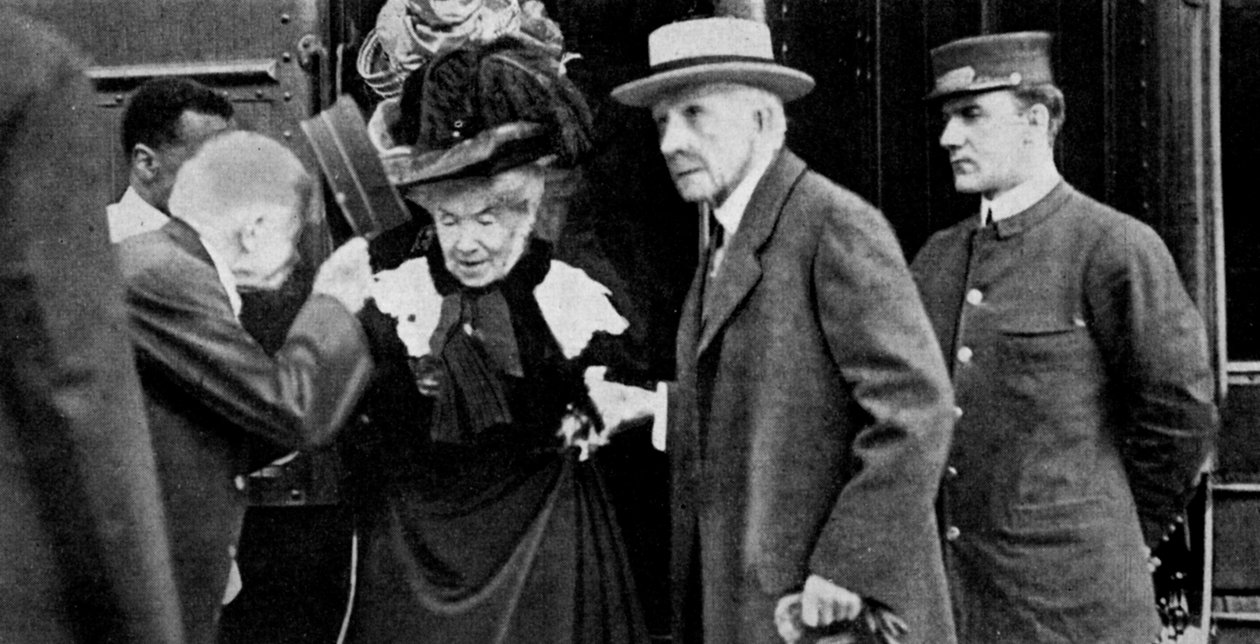 Americký magnát John D Rockefeller a jeho manželka přijíždějící do Clevelandu, Ohio, 1912 1951 od Unbekannt