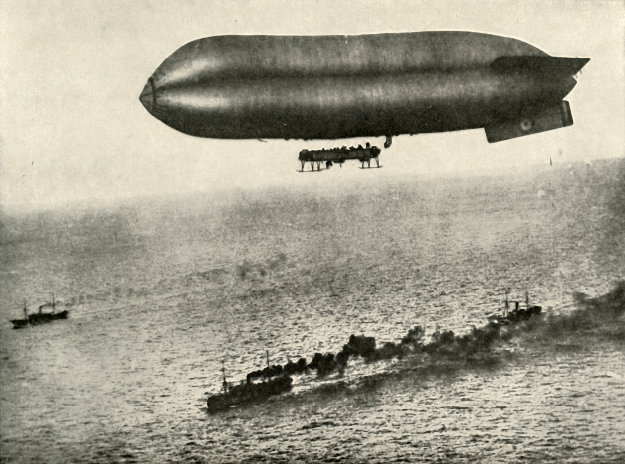 Vzducholoď doprovázející konvoj, 1919. od Unbekannt