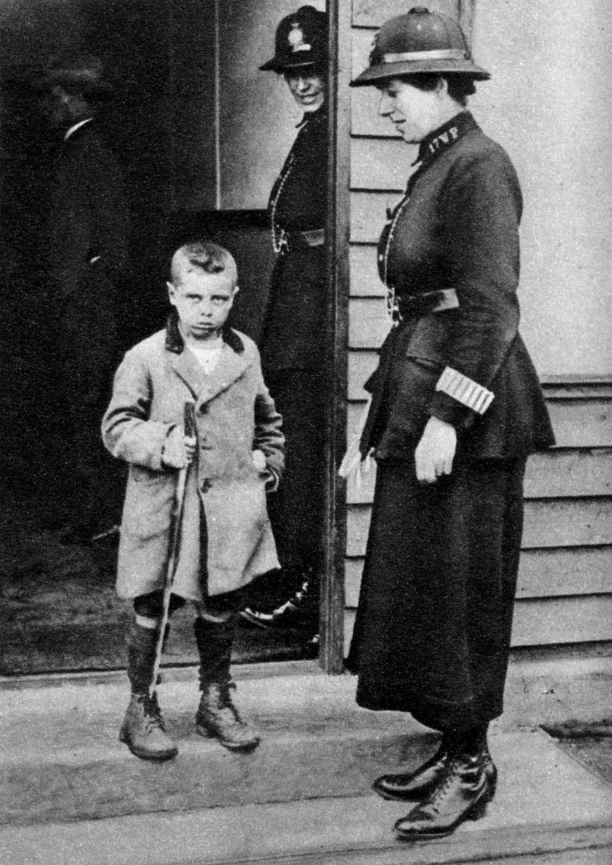 Dítě a policistka z East Endu, Londýn, 1926-1927 od Unbekannt