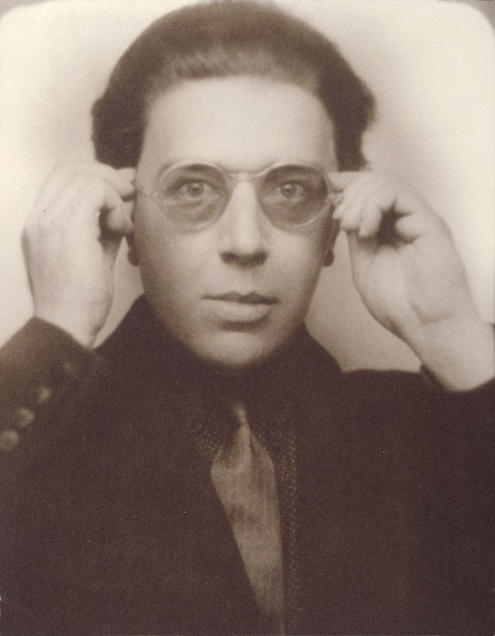 Andre Breton s brýlemi od Unbekannt