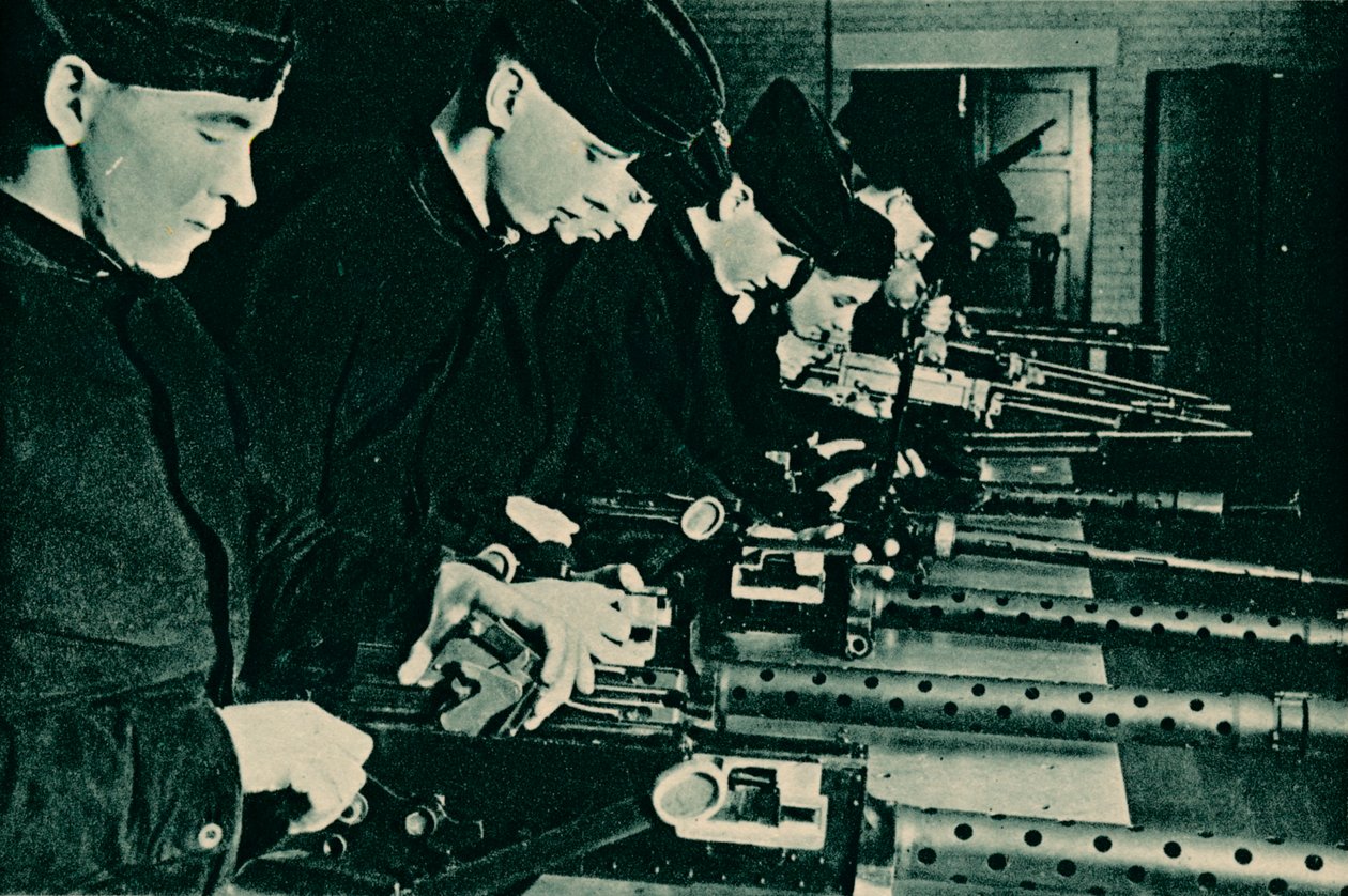 Armourers Monting Aerial Guns, 1940 od Unbekannt