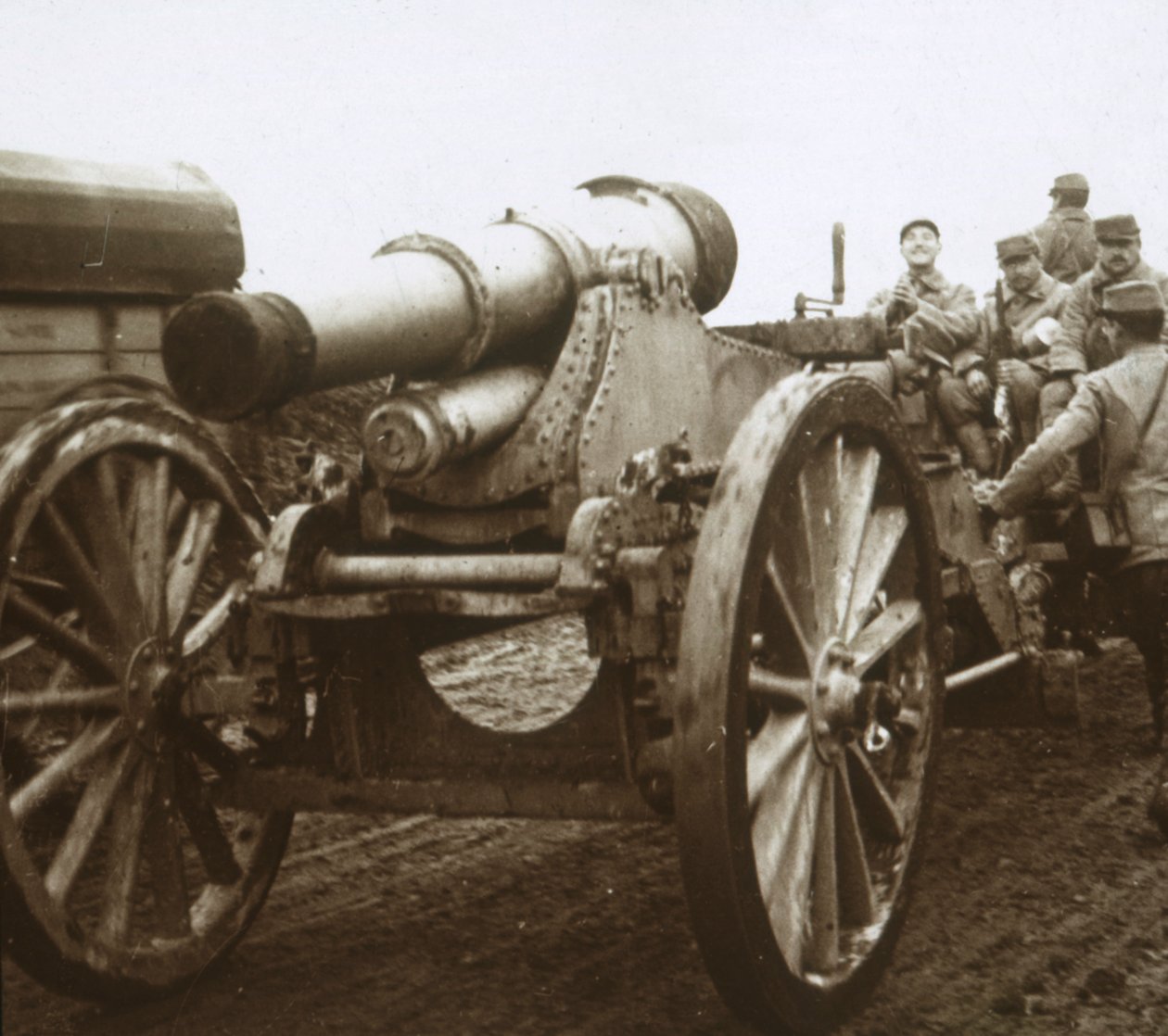 Dělostřelecká kolona ve Verdunu, severní Francie, c1914-c1918 od Unbekannt