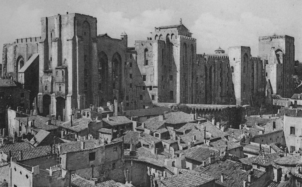 Avignon - Papežský palác East Side, c1925 od Unbekannt