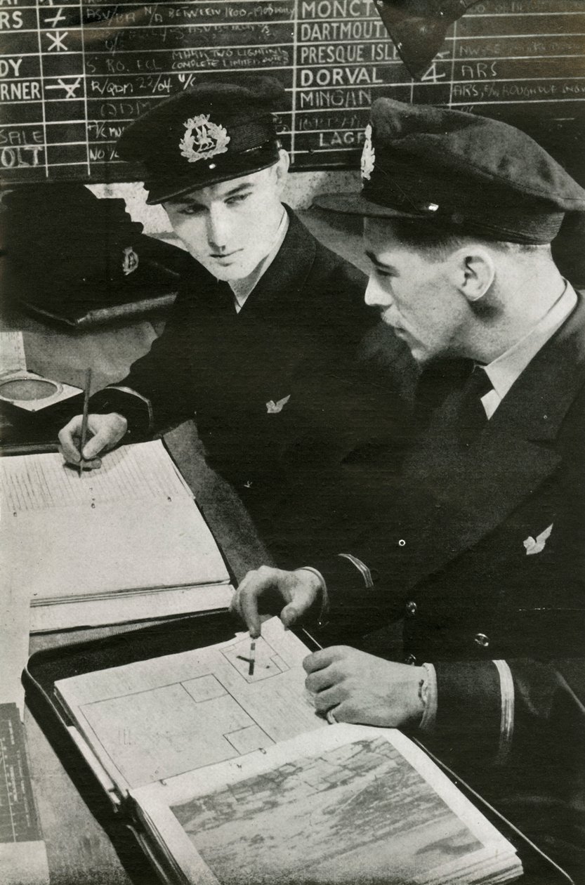 Navigační důstojníci BOAC sestavující letový plán, druhá světová válka, c1939-c1944 1946. od Unbekannt