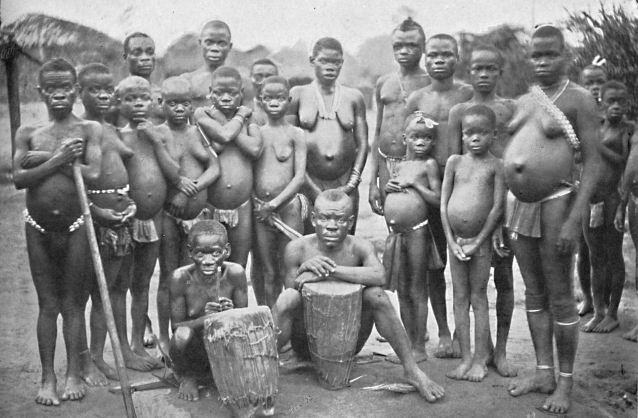 Skupina Bambute Pygmy se dvěma Walesankami, 1902 od Unbekannt