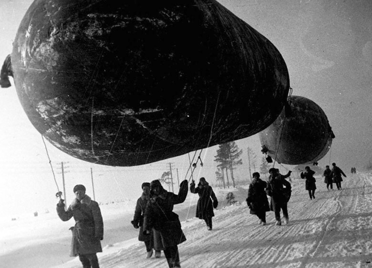 Přehradní balóny poblíž Moskvy, SSSR, druhá světová válka, 1941 od Unbekannt