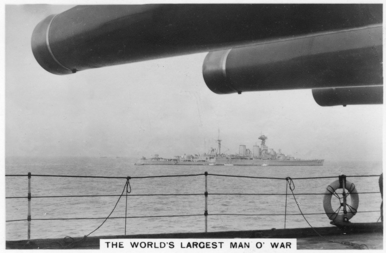 Bitevní křižník HMS Hood, viděný z HMS Nelson, 1937 od Unbekannt
