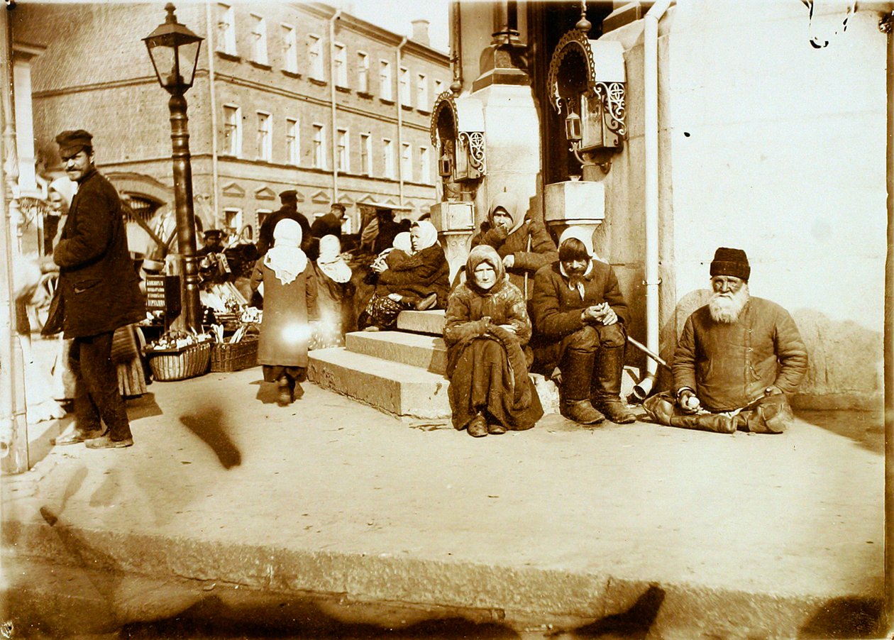 Žebráci před klášterem Valaam, Moskva, Rusko, 1907 od Unbekannt