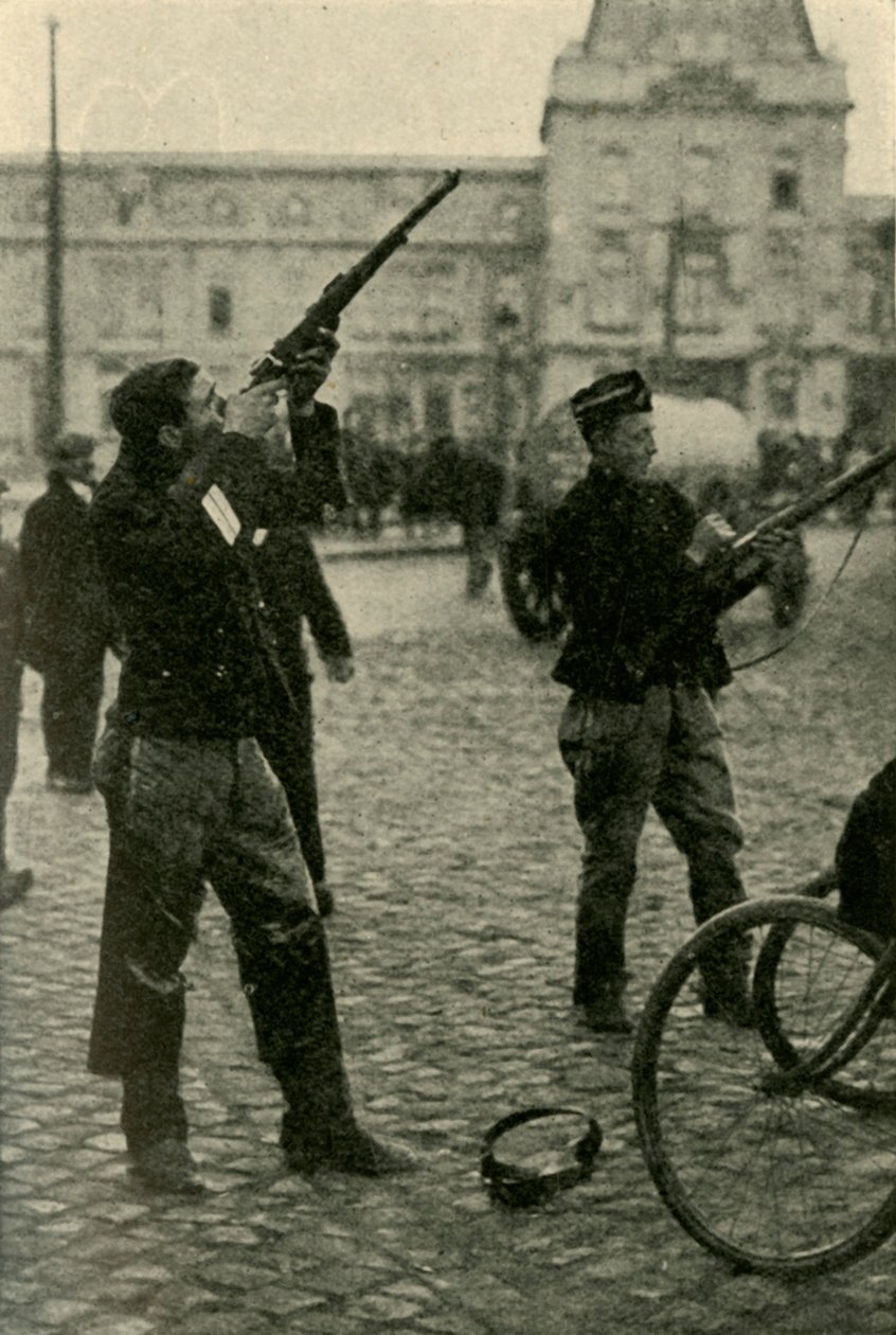Belgičtí vojenští cyklisté střílející na německé letadlo, první světová válka, 1914-1918, c1920. od Unbekannt