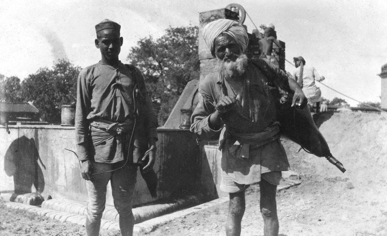 Bhistis neboli nosiči vody, Agra, Indie, 1916-1917 od Unbekannt
