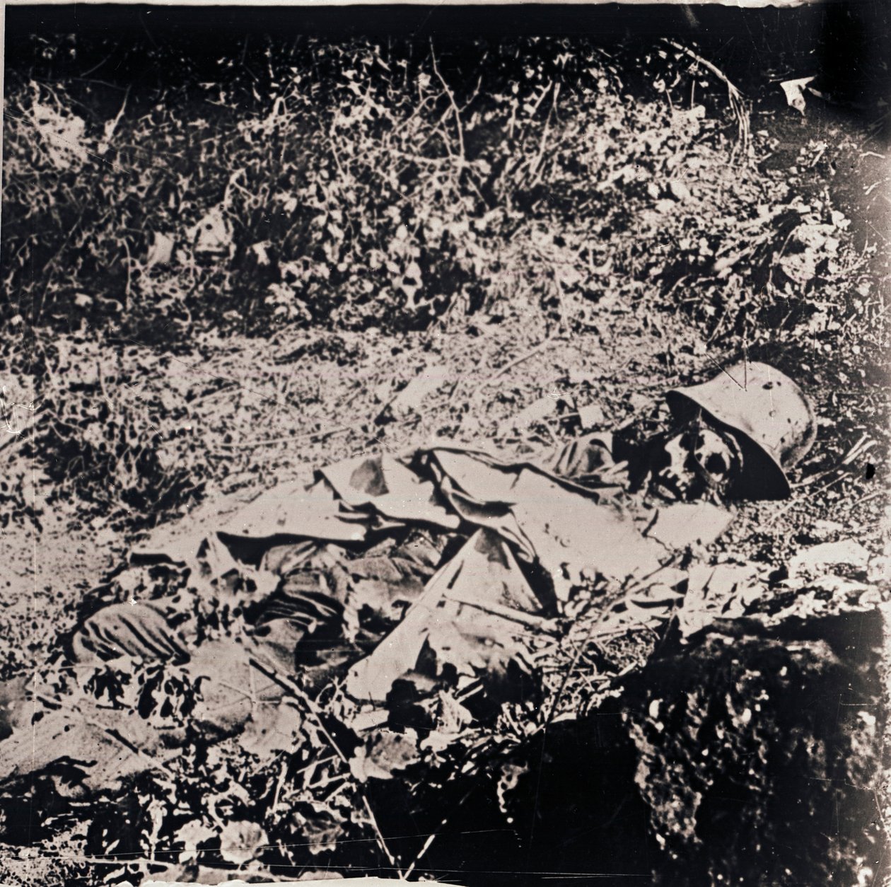 Tělo mrtvého německého vojáka, c1914-c1918 od Unbekannt