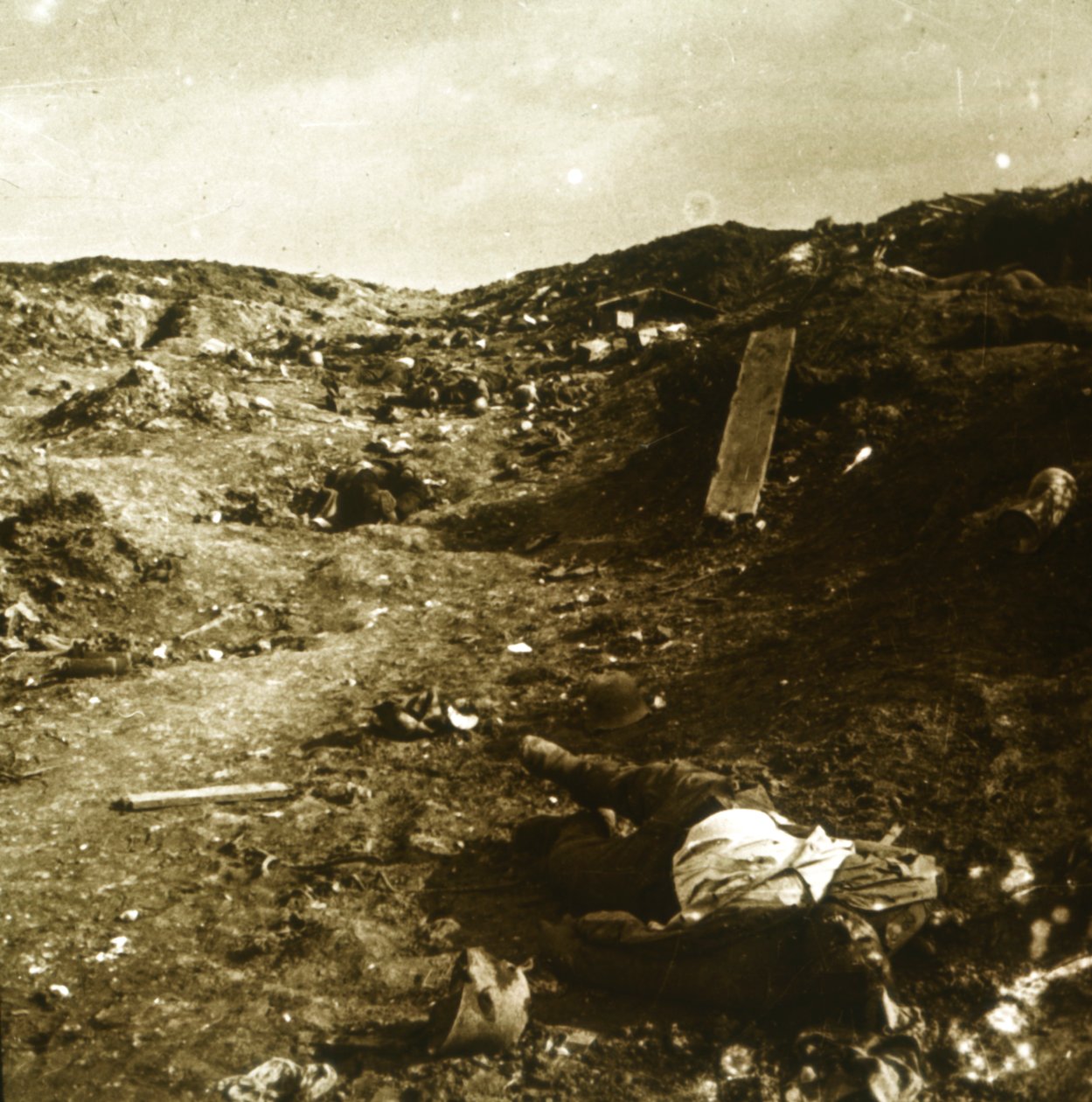 Tělo, zákopy na frontě, Somme, severní Francie, c1916-c1918 od Unbekannt
