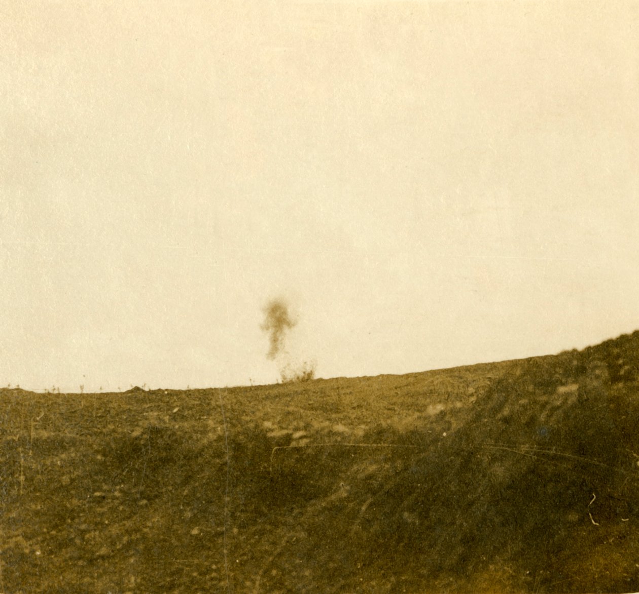 Výbuch bomby, c1914-c1918 od Unbekannt