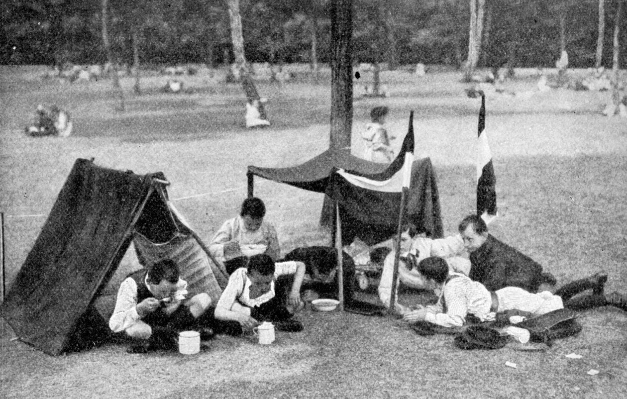 Boys camping, Berlín, Německo, 1922 od Unbekannt