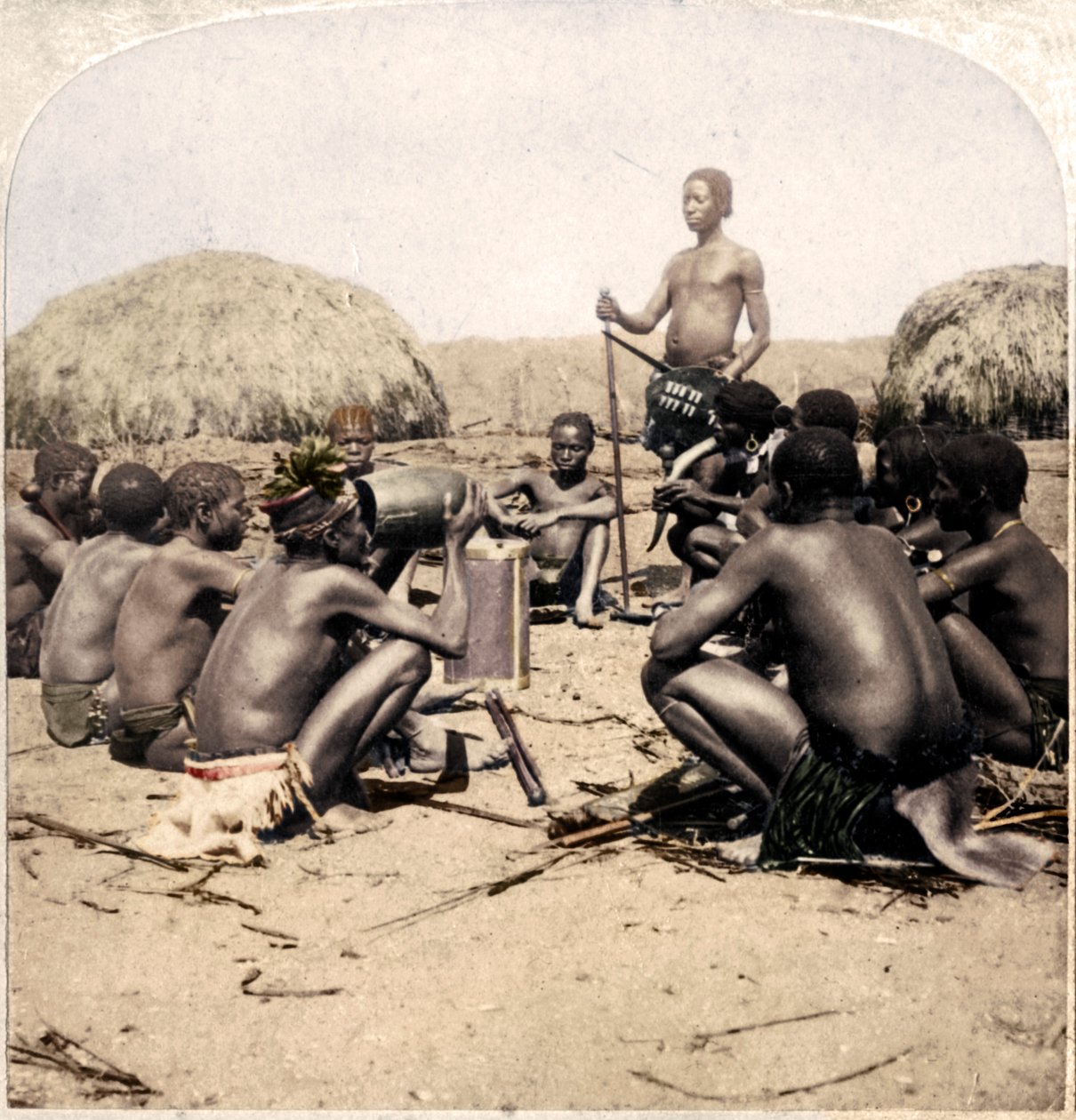 Braves of a Zulu Village pořádající radu, poblíž řeky Umlaloose, Zululand, SA, 1901 od Unbekannt