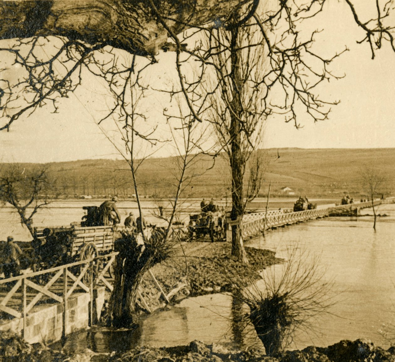 Most přes řeku Meuse v Dugny, severní Francie, c1914-c1918 od Unbekannt