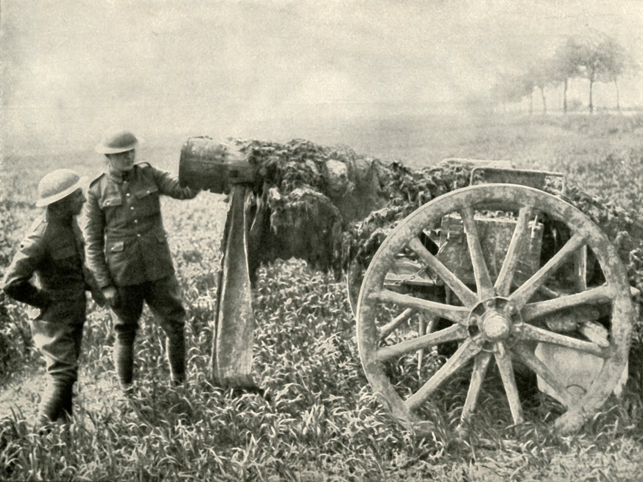 Britská Dummy Gun v poli k přilákání ohně Němců, 1919. od Unbekannt