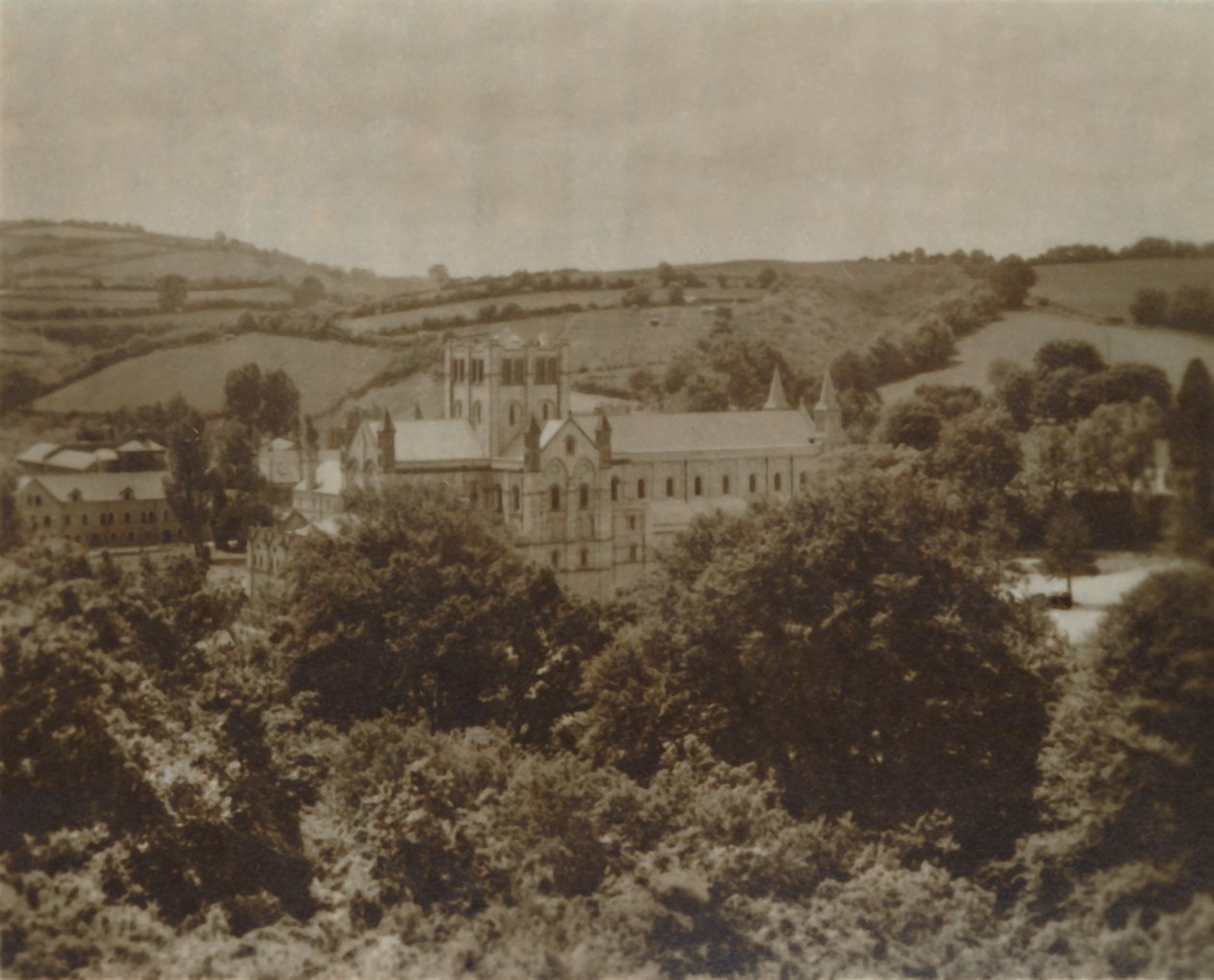 Buckfast Abbey Church South East, konec 19.-začátek 20. století od Unbekannt