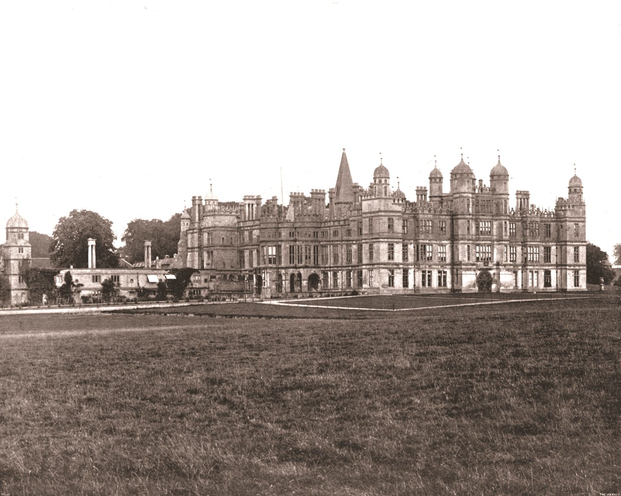 Burghley House, Lincolnshire, 1894. od Unbekannt