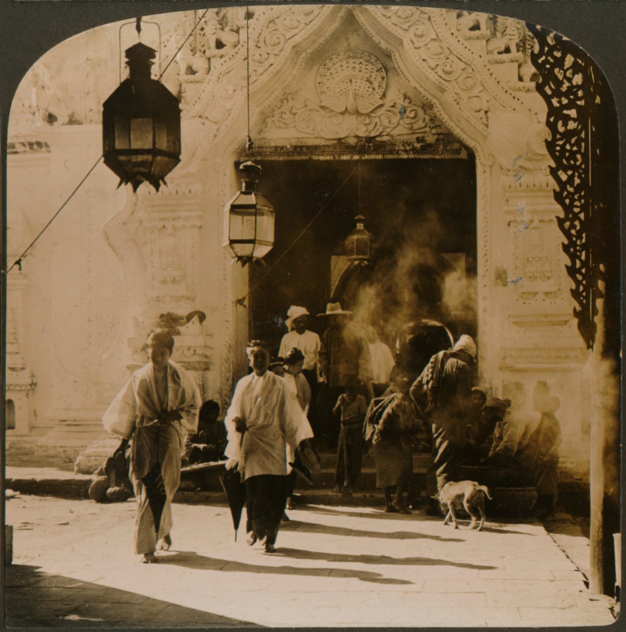 Barmské dámy na cestě na bazar, Mandalay, Barma, 1907 od Unbekannt