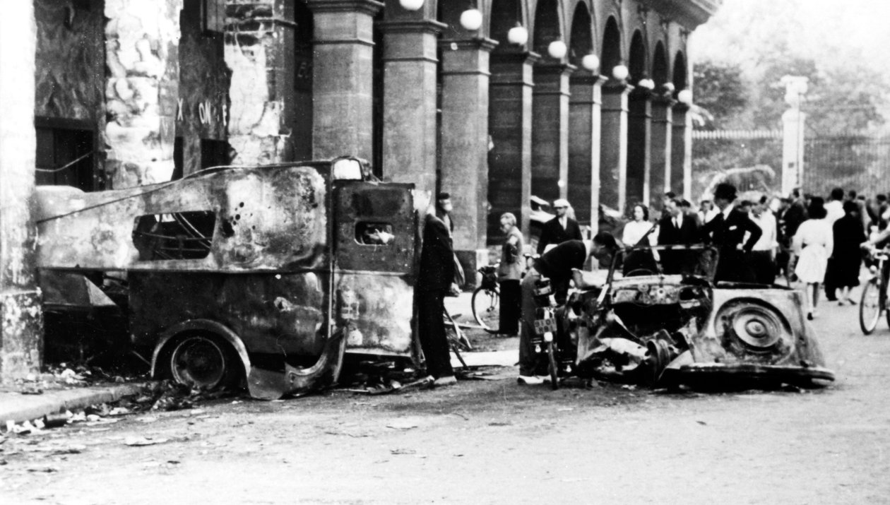 Vyhořelá vozidla v Rue de Castiglione, osvobození Paříže, 25. srpna 1944 od Unbekannt
