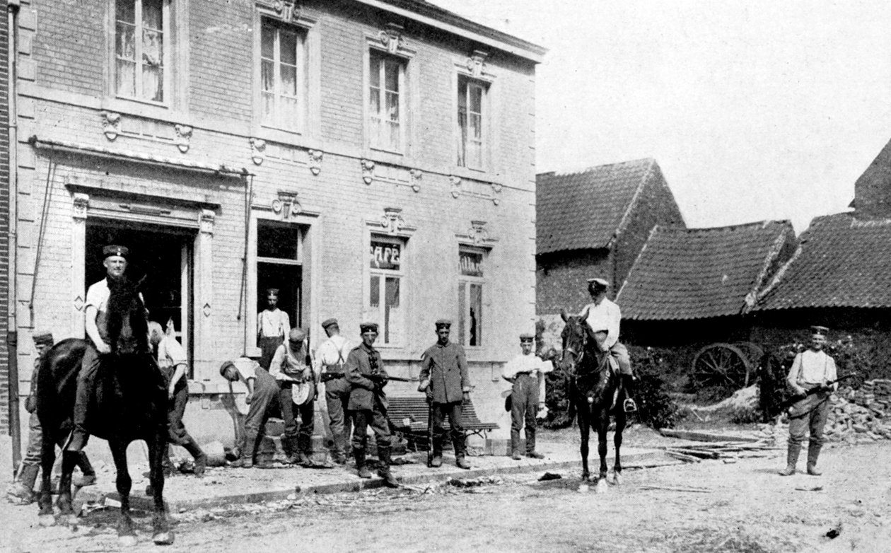 Kavárna v Moulandu, zničená Němci, první světová válka, 1914 od Unbekannt