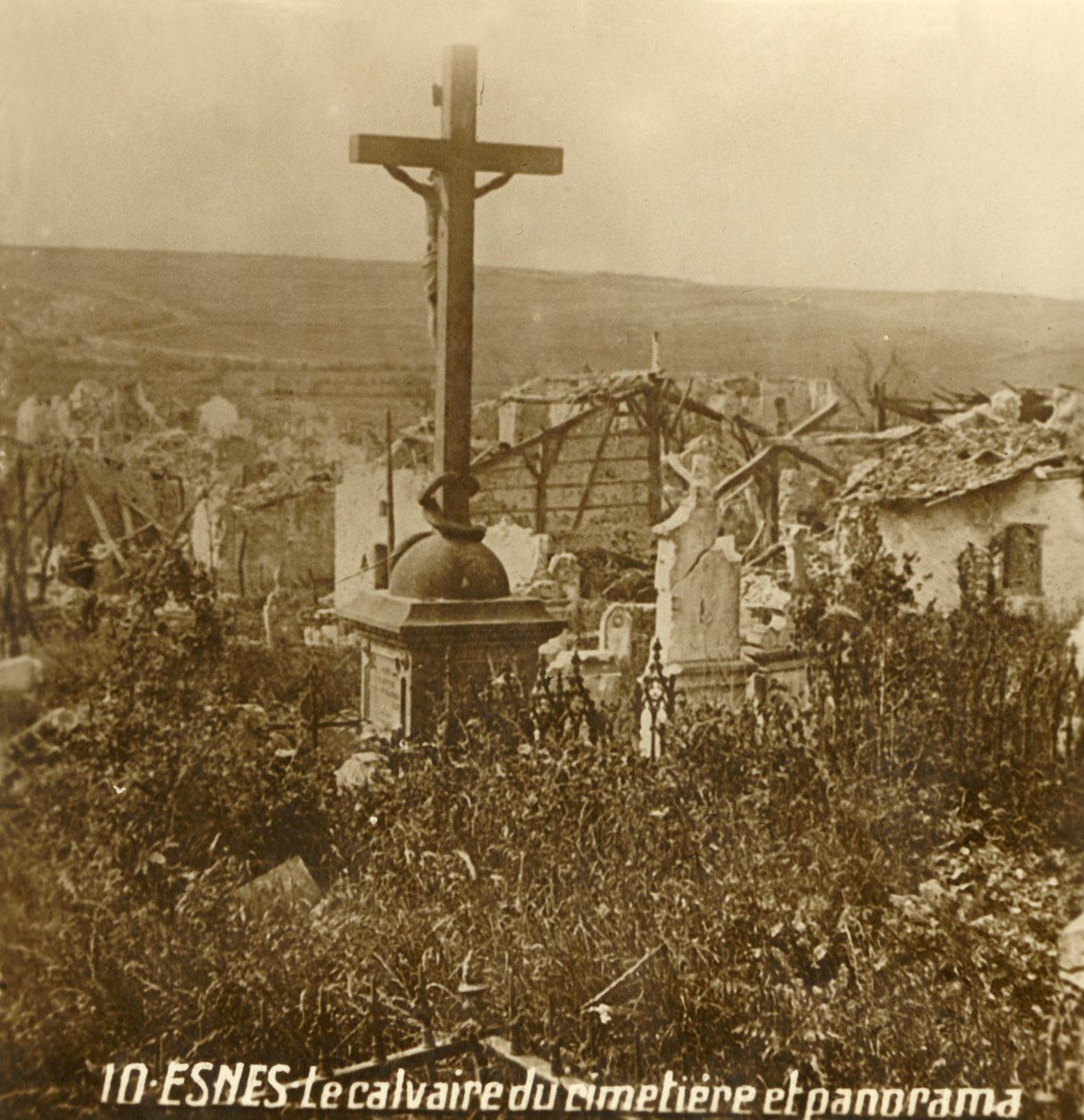 Kalvárie na hřbitově Esnes, severní Francie, c1914-c1918 od Unbekannt