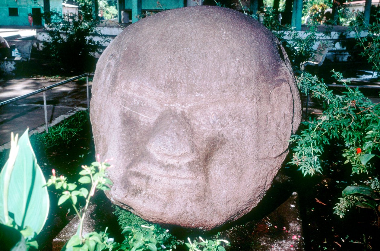 Vyřezávaná monolitická hlava z Monte Alto, Guatemala, předkolumbovská, předklasické období, 1500-100 př.nl od Unbekannt