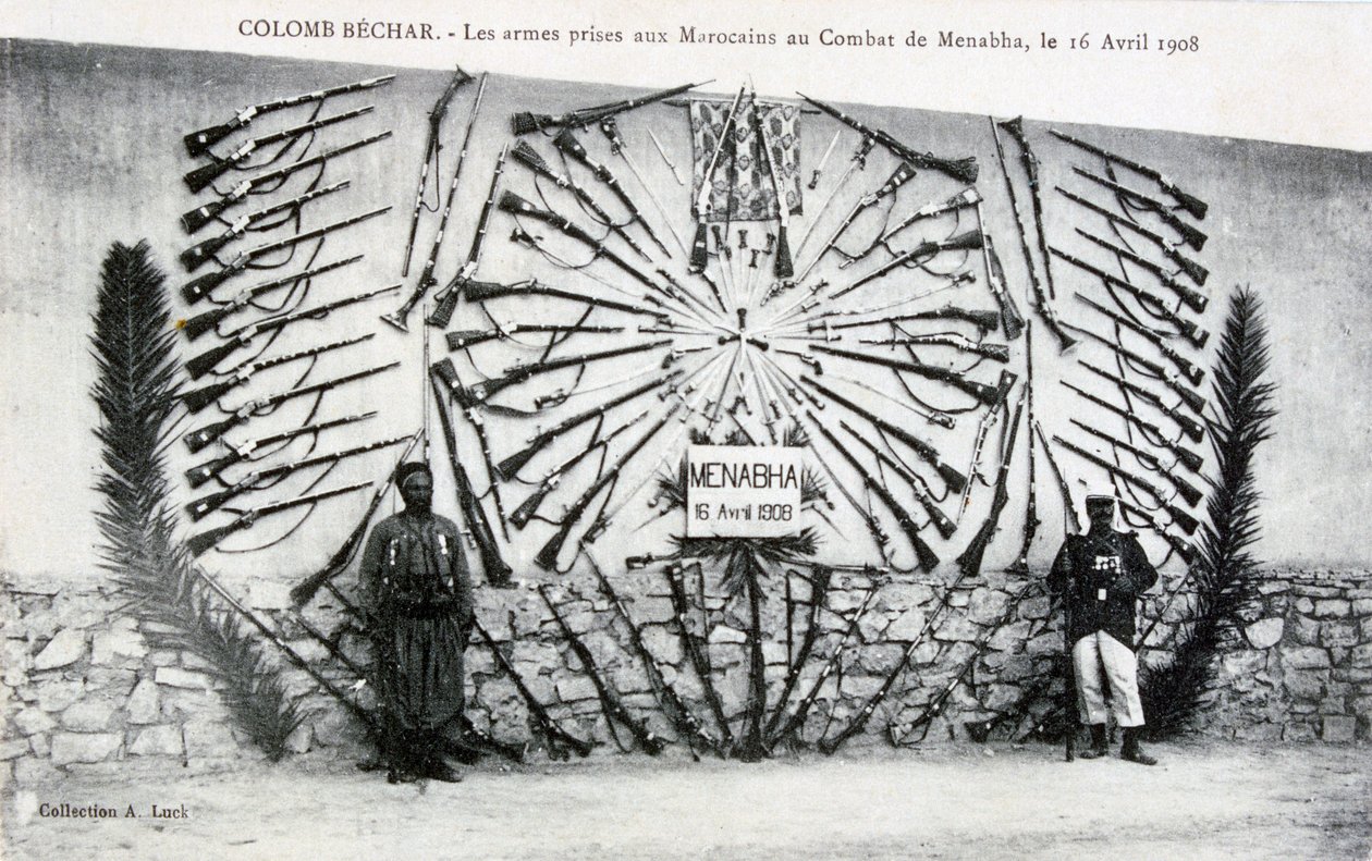 Ukořistěné zbraně z bitvy u Menabha, Colomb-Béchar, Alžírsko, c1910 od Unbekannt
