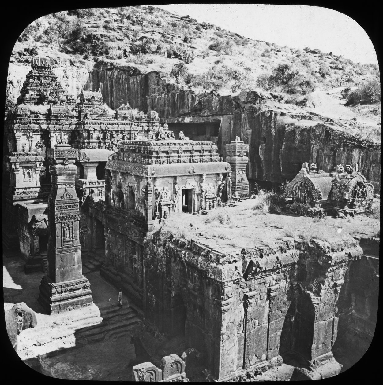 Caves of Ellora, Maharashtra, Indie, konec 19. nebo začátek 20. století od Unbekannt