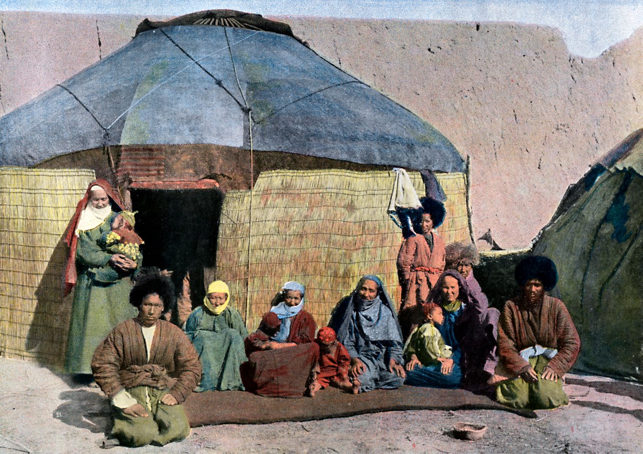 Středoasijská rodina před svým domem, c1890 od Unbekannt